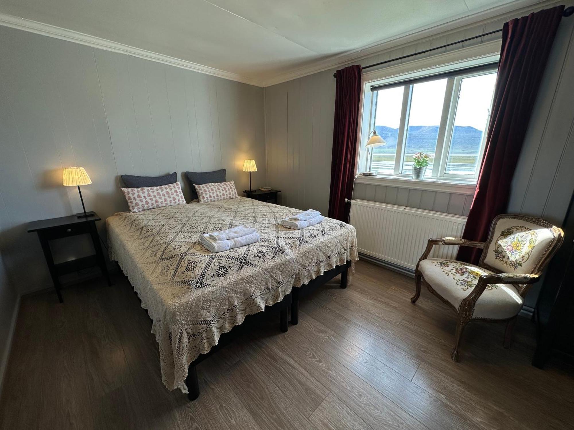 Helluland Guesthouse Saudarkrokur Buitenkant foto